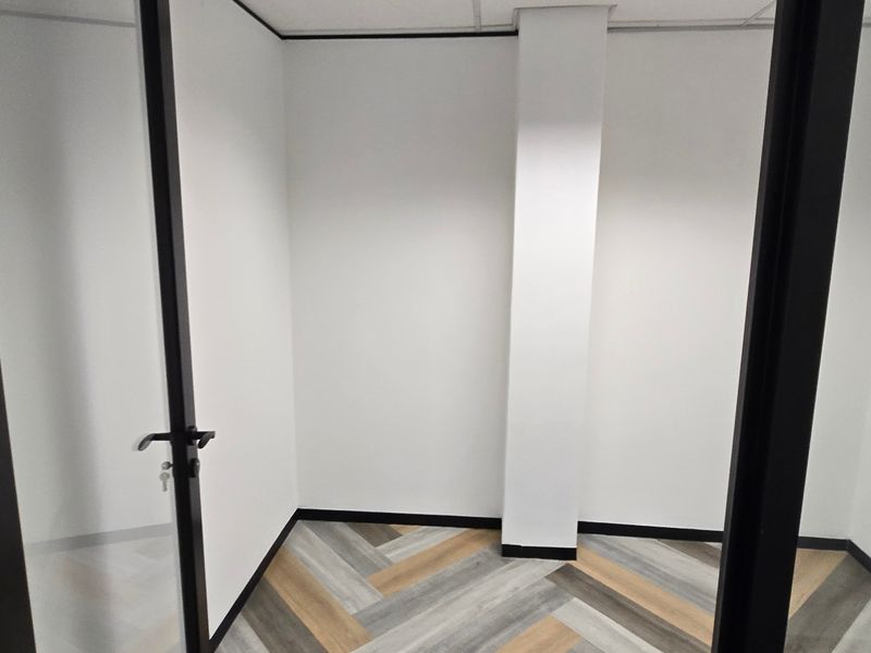 Commercial Rental Monthly In Sandton - Photo 6
