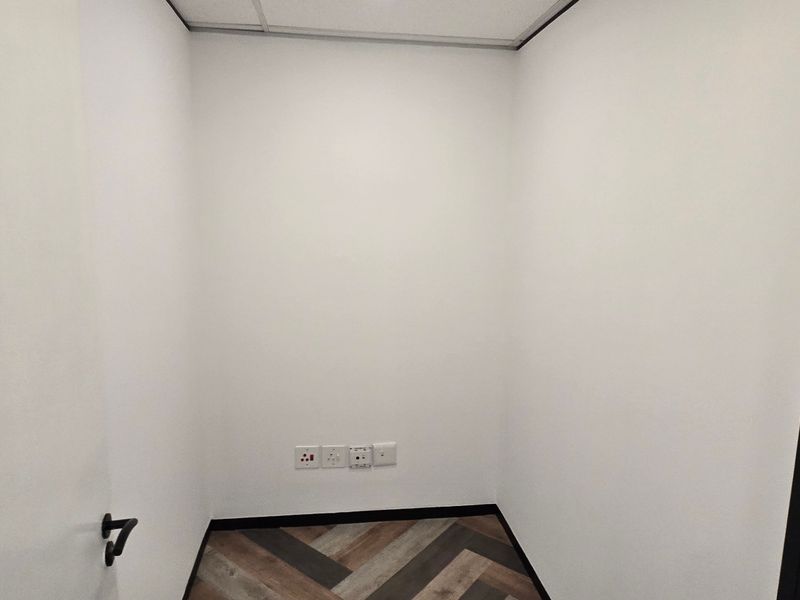Commercial Rental Monthly In Sandton - Photo 5