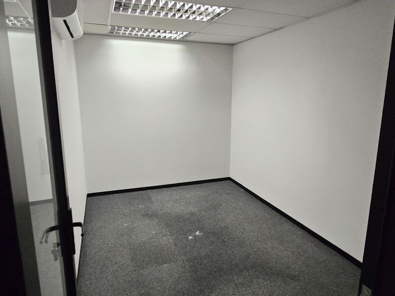 Commercial Rental Monthly In Sandton - Photo 7