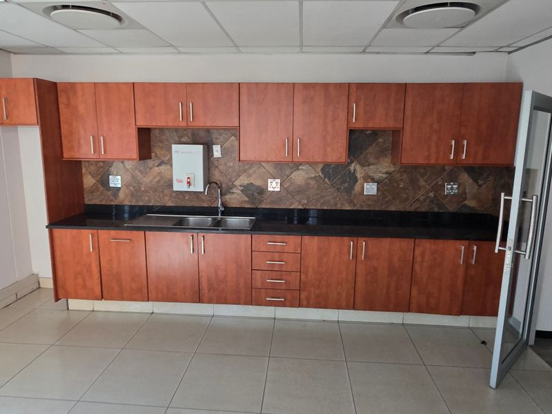 Commercial Rental Monthly In Sandton - Photo 10