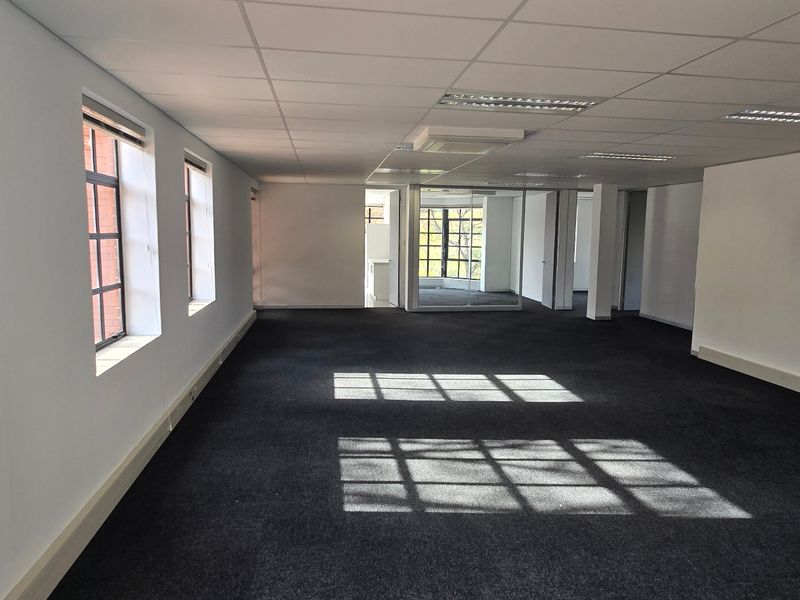 Commercial Rental Monthly In Sandton - Photo 10