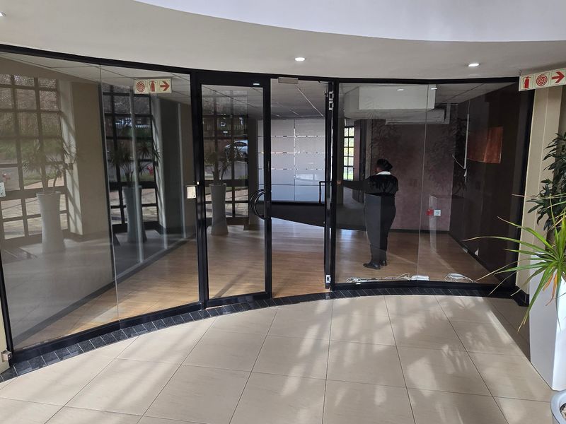 Commercial Rental Monthly In Sandton - Photo 4