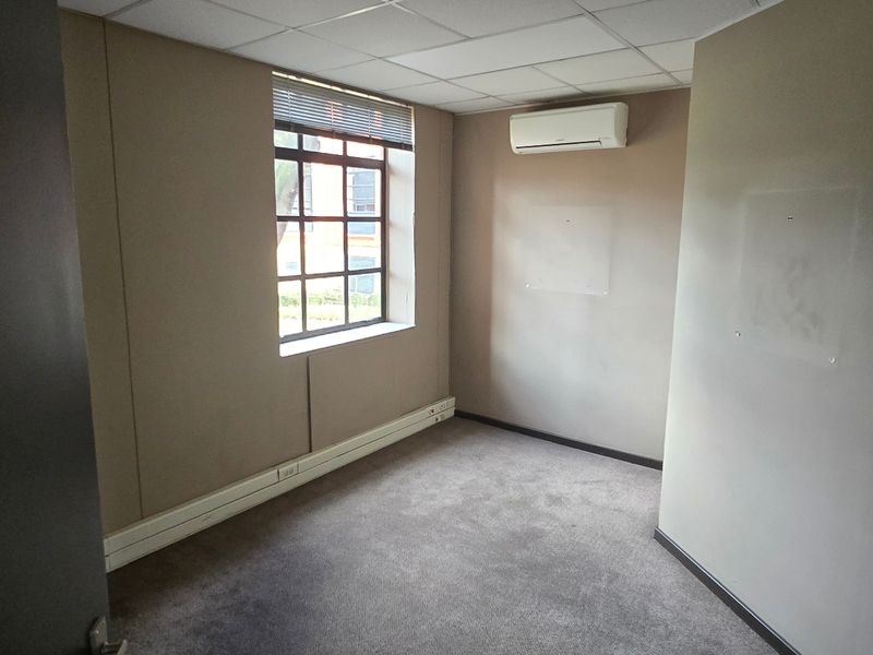 Commercial Rental Monthly In Sandton - Photo 10