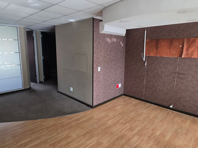 Commercial Rental Monthly In Sandton - Photo 6