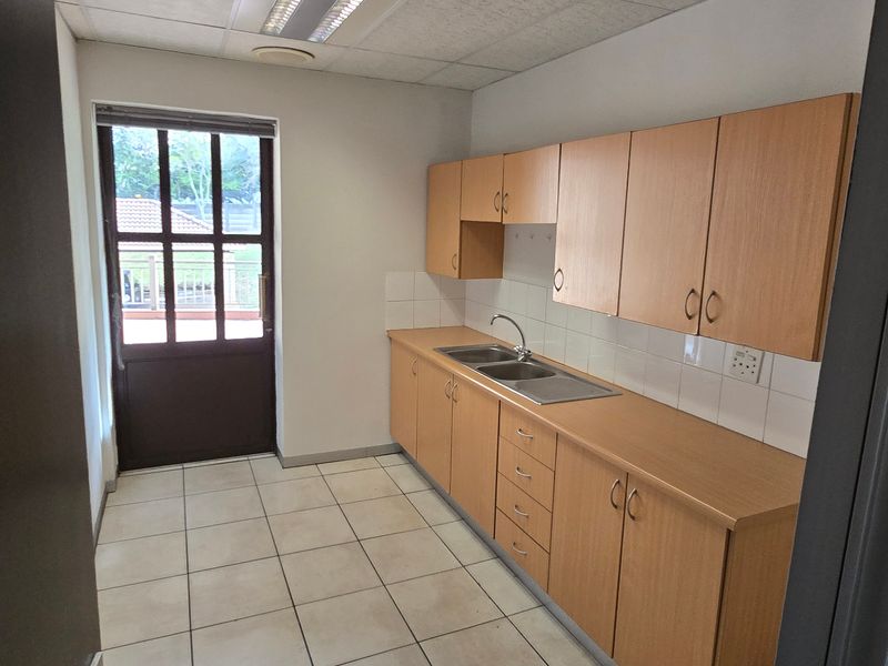 Commercial Rental Monthly In Sandton - Photo 10
