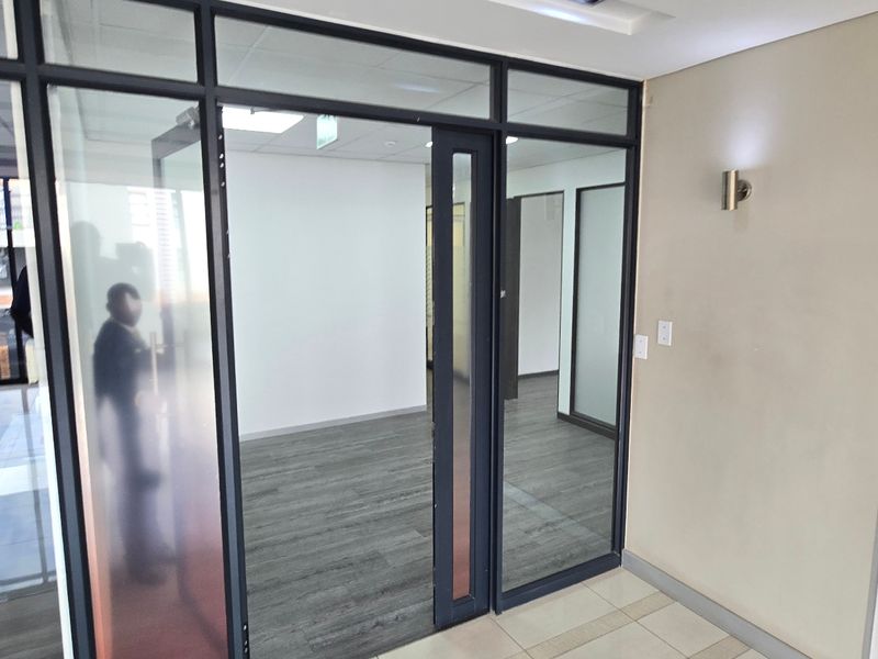 Commercial Rental Monthly In Sandton - Photo 4