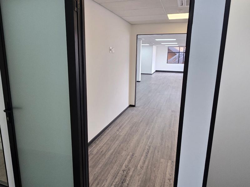 Commercial Rental Monthly In Sandton - Photo 6