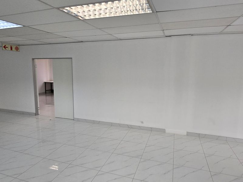 Commercial Rental Monthly In Sandton - Photo 10