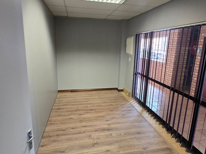 Commercial Rental Monthly In Pretoria - Photo 9