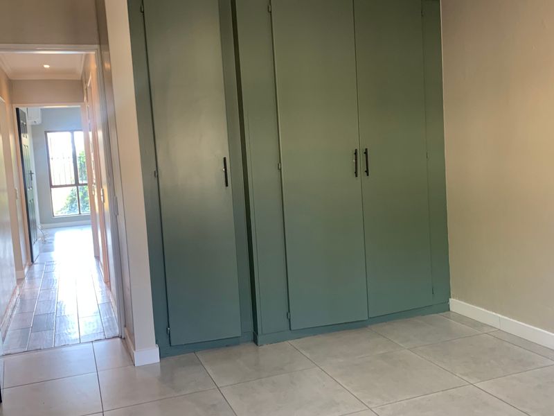 Apartment For Sale In Sandton - Photo 9