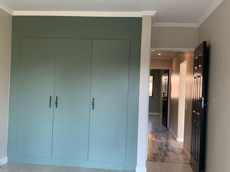 Apartment For Sale In Sandton - Photo 6