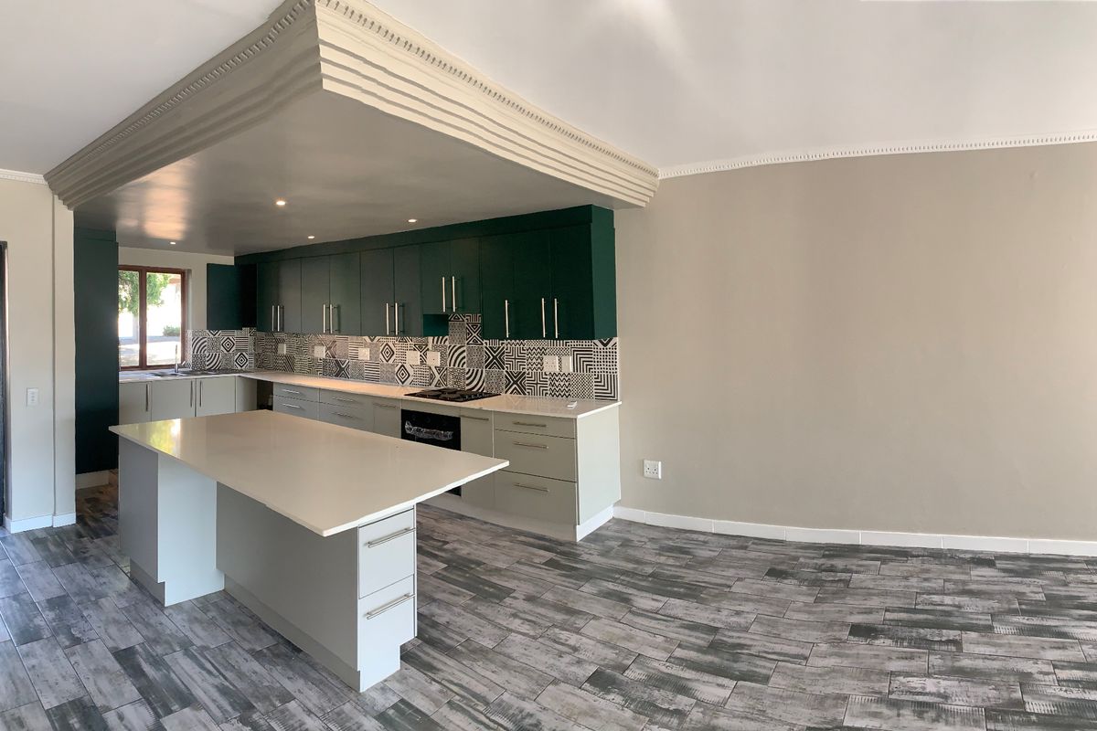 Apartment For Sale In Sandton - Photo 2