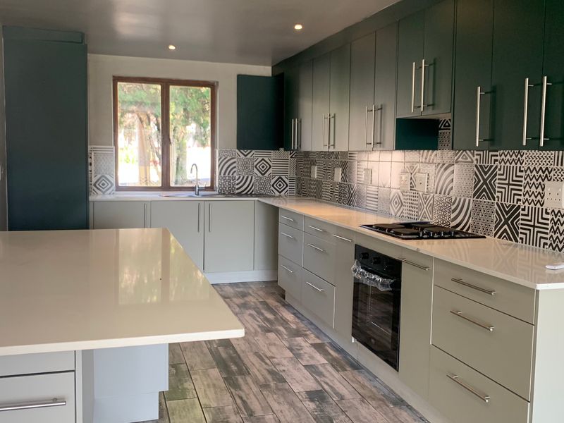 Apartment For Sale In Sandton - Photo 4