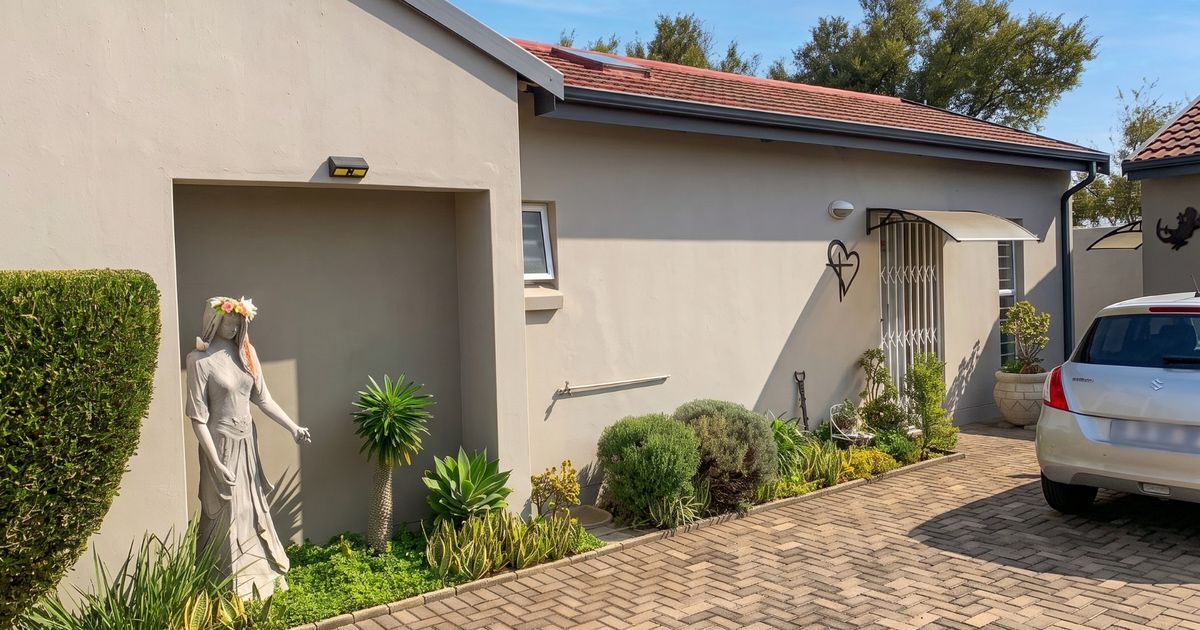 2 Bed Cluster For Sale in Blue Hills AH | MyProperty Africa