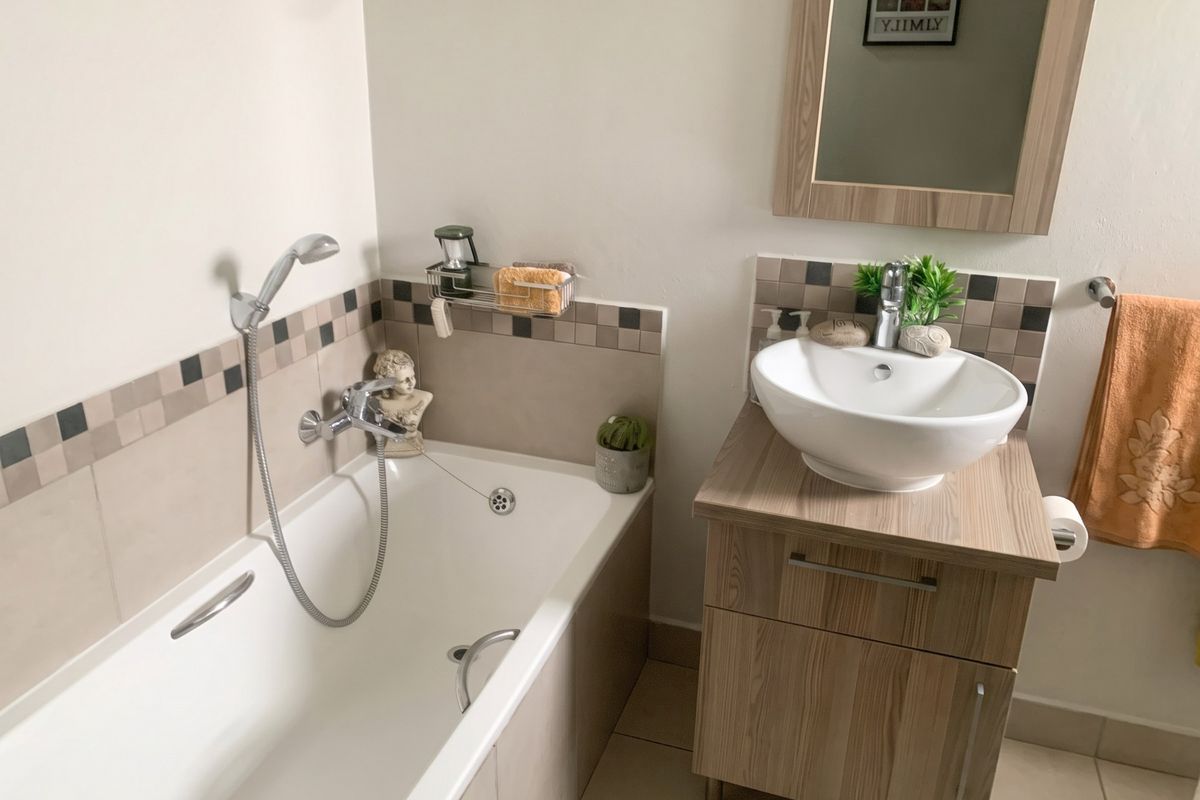 2 Bed Cluster For Sale in Blue Hills AH | MyProperty Africa