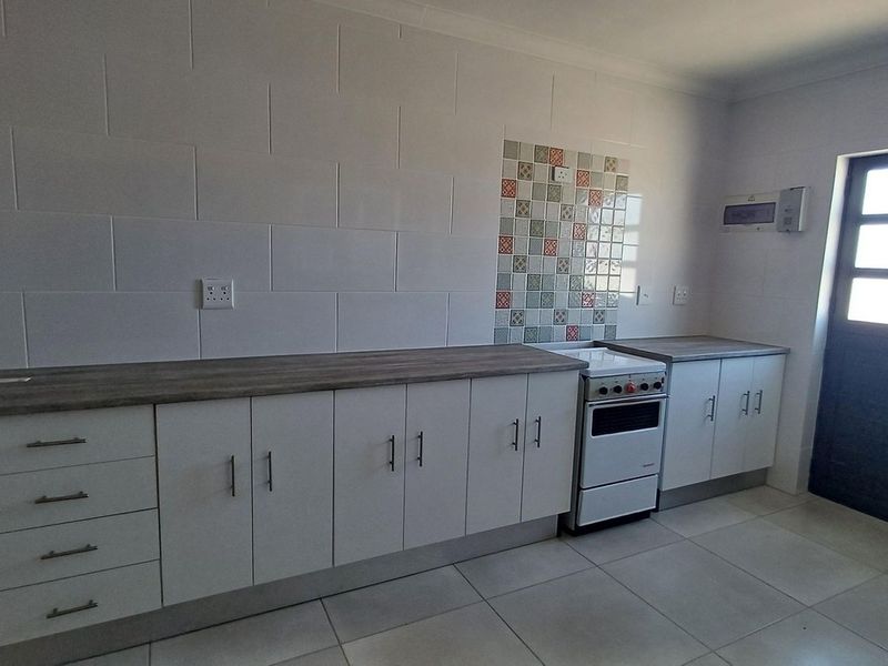 House Rental Monthly In St Helena Bay - Photo 2