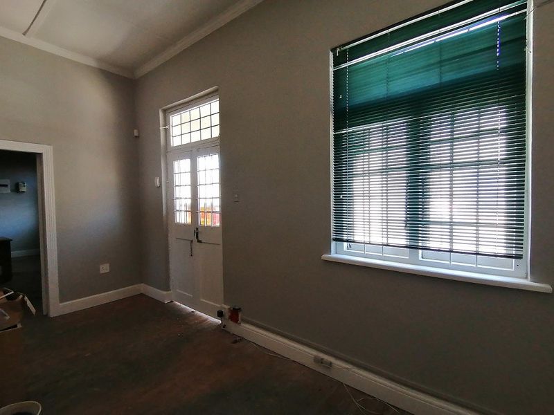 House For Sale In Malmesbury - Photo 2