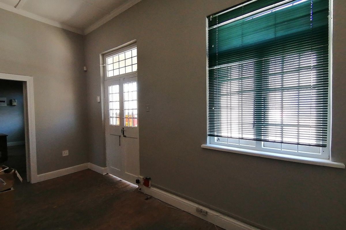 House For Sale In Malmesbury - Photo 2