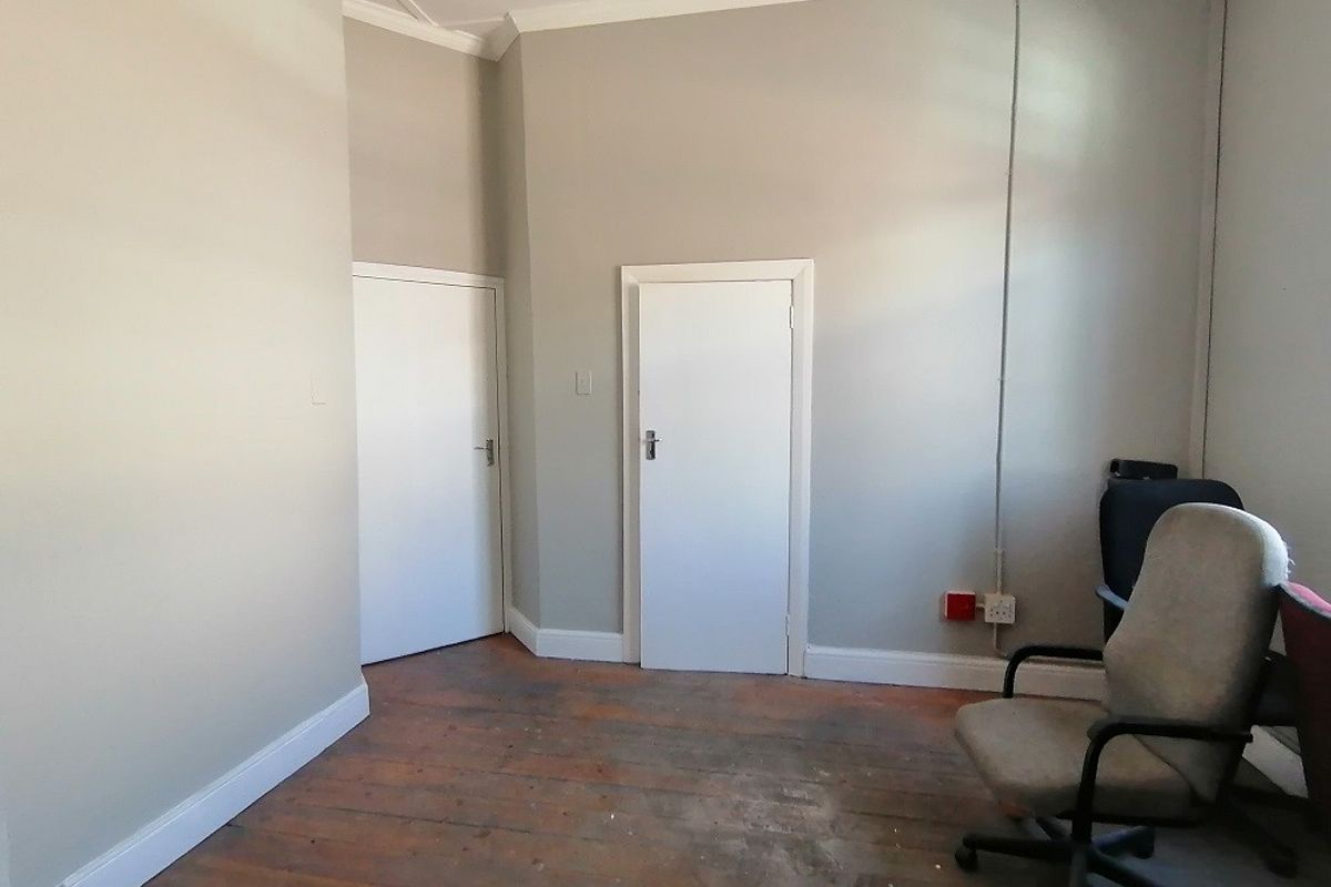 House For Sale In Malmesbury - Photo 5