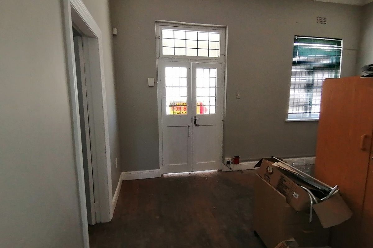 House For Sale In Malmesbury - Photo 3