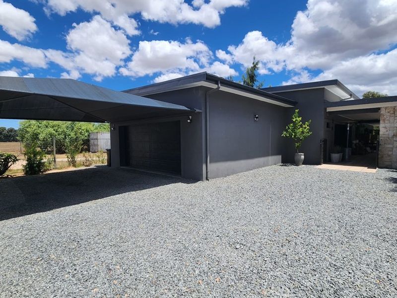 House For Sale In Malmesbury - Photo 2