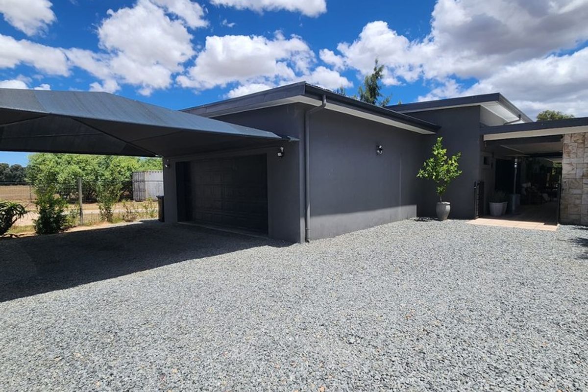 House For Sale In Malmesbury - Photo 2