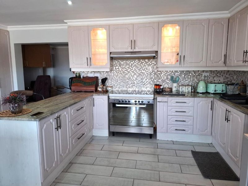 House For Sale In Langebaan - Photo 4