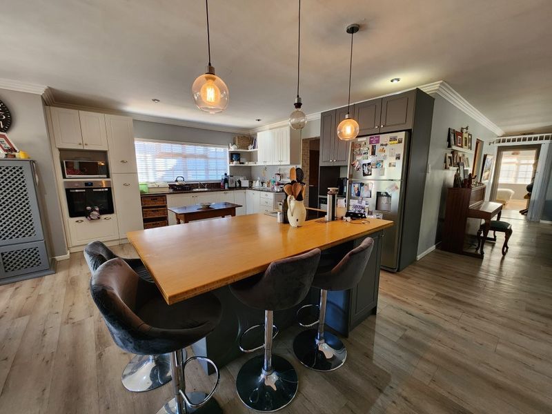 House For Sale In Malmesbury - Photo 7