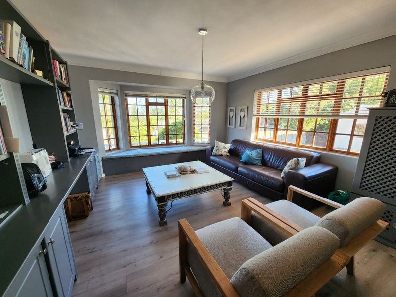 House For Sale In Malmesbury - Photo 2