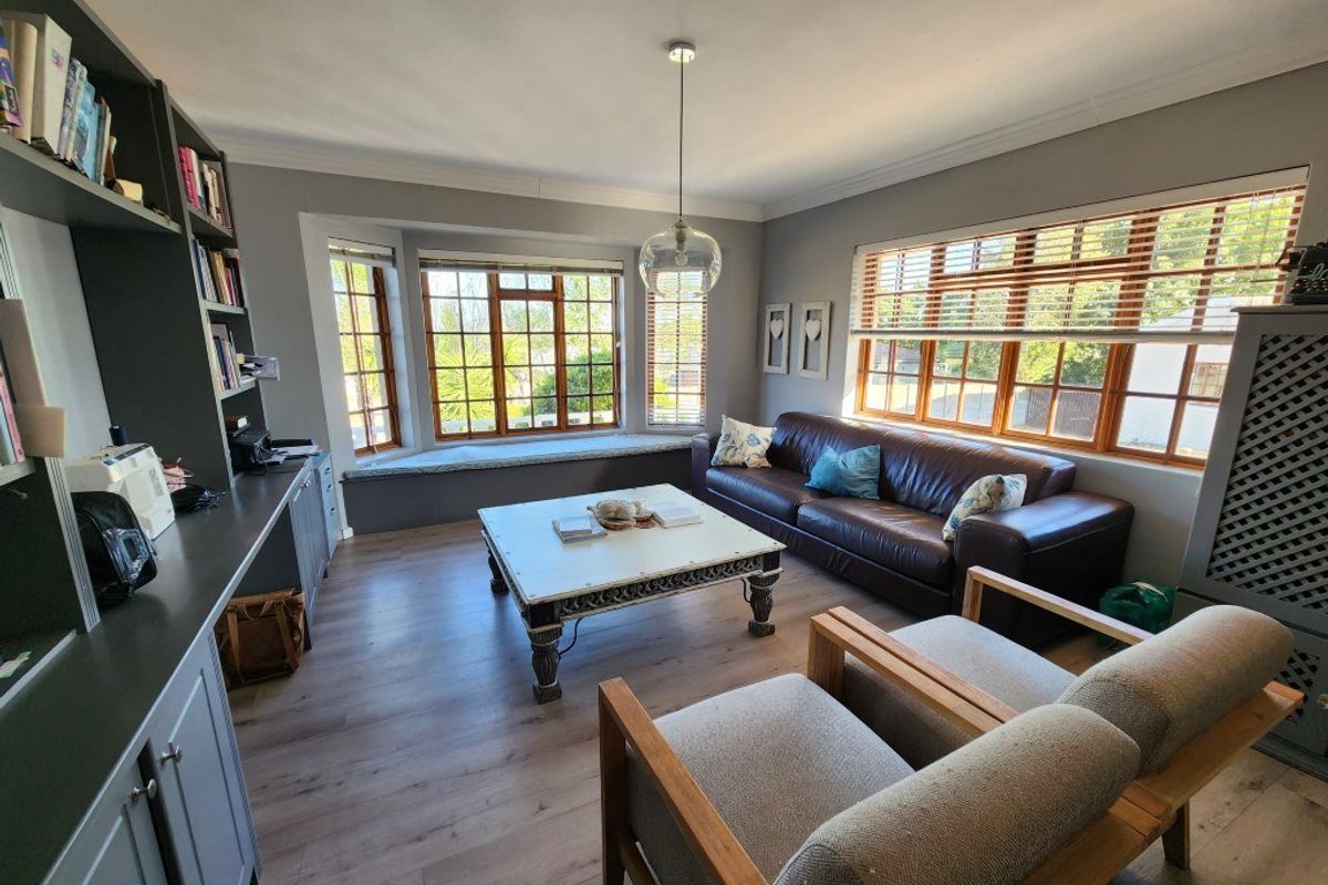 House For Sale In Malmesbury - Photo 2