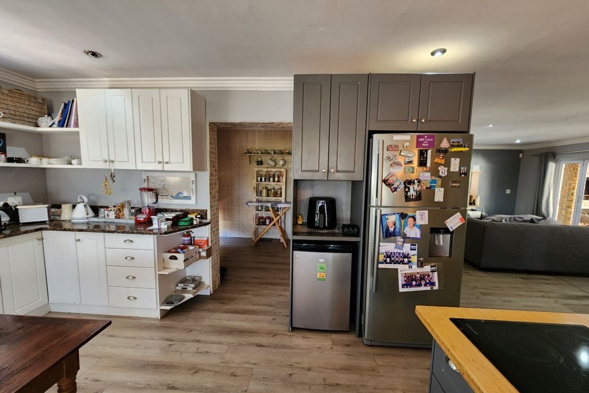 House For Sale In Malmesbury - Photo 5