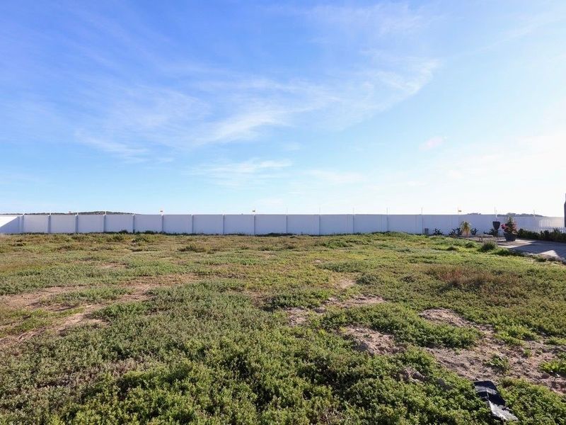 House Pending Sale In Langebaan - Photo 3