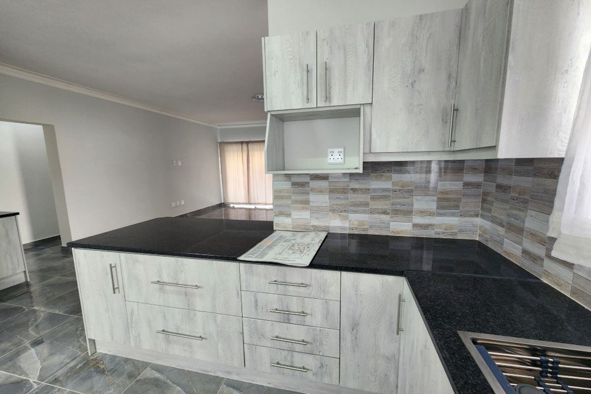 House For Sale In Malmesbury - Photo 5