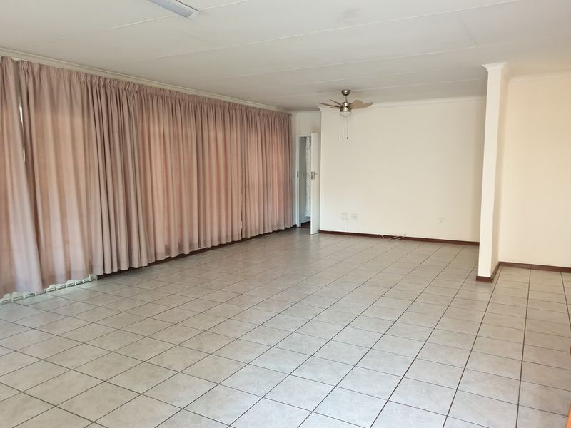 Townhouse Pending Sale In Pretoria - Photo 10