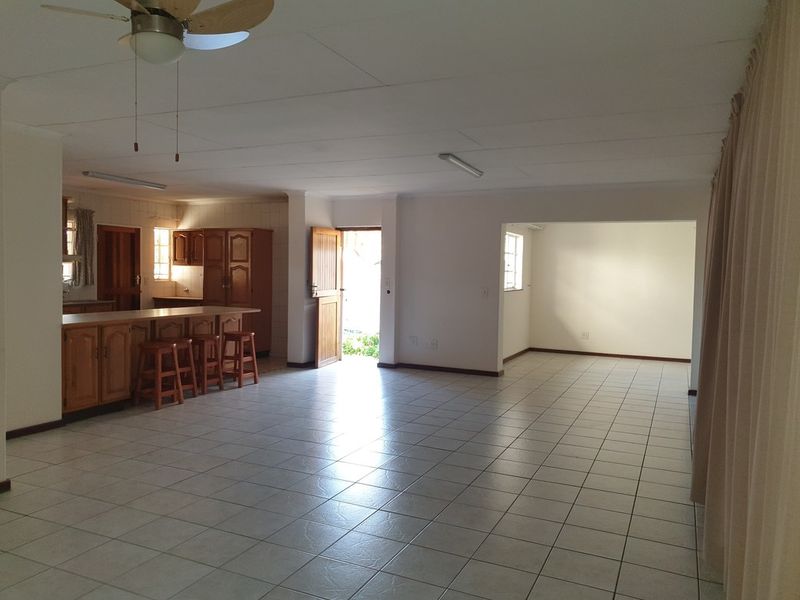 Townhouse Pending Sale In Pretoria - Photo 2