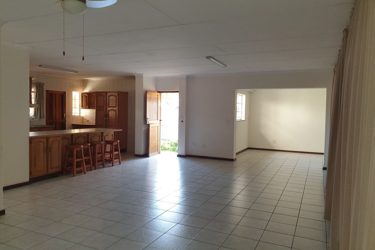 Townhouse Pending Sale In Pretoria - Photo 2