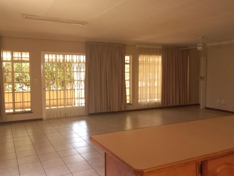 Townhouse Pending Sale In Pretoria - Photo 9