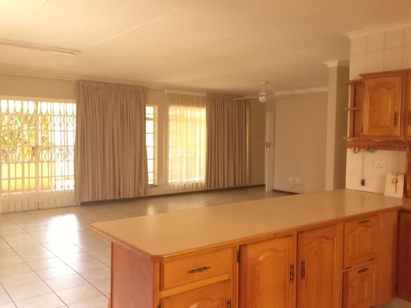 Townhouse Pending Sale In Pretoria - Photo 7