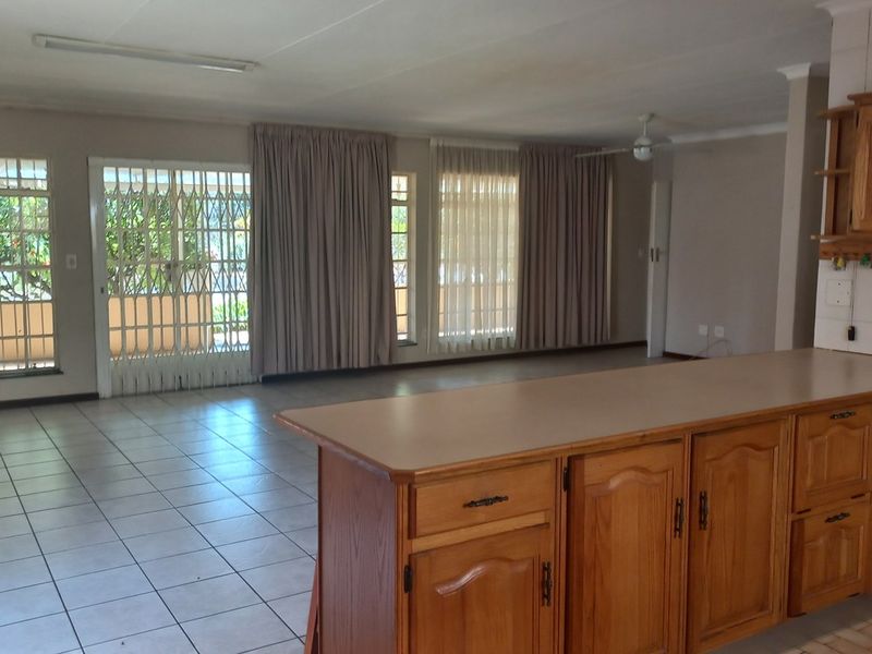 Townhouse Pending Sale In Pretoria - Photo 6
