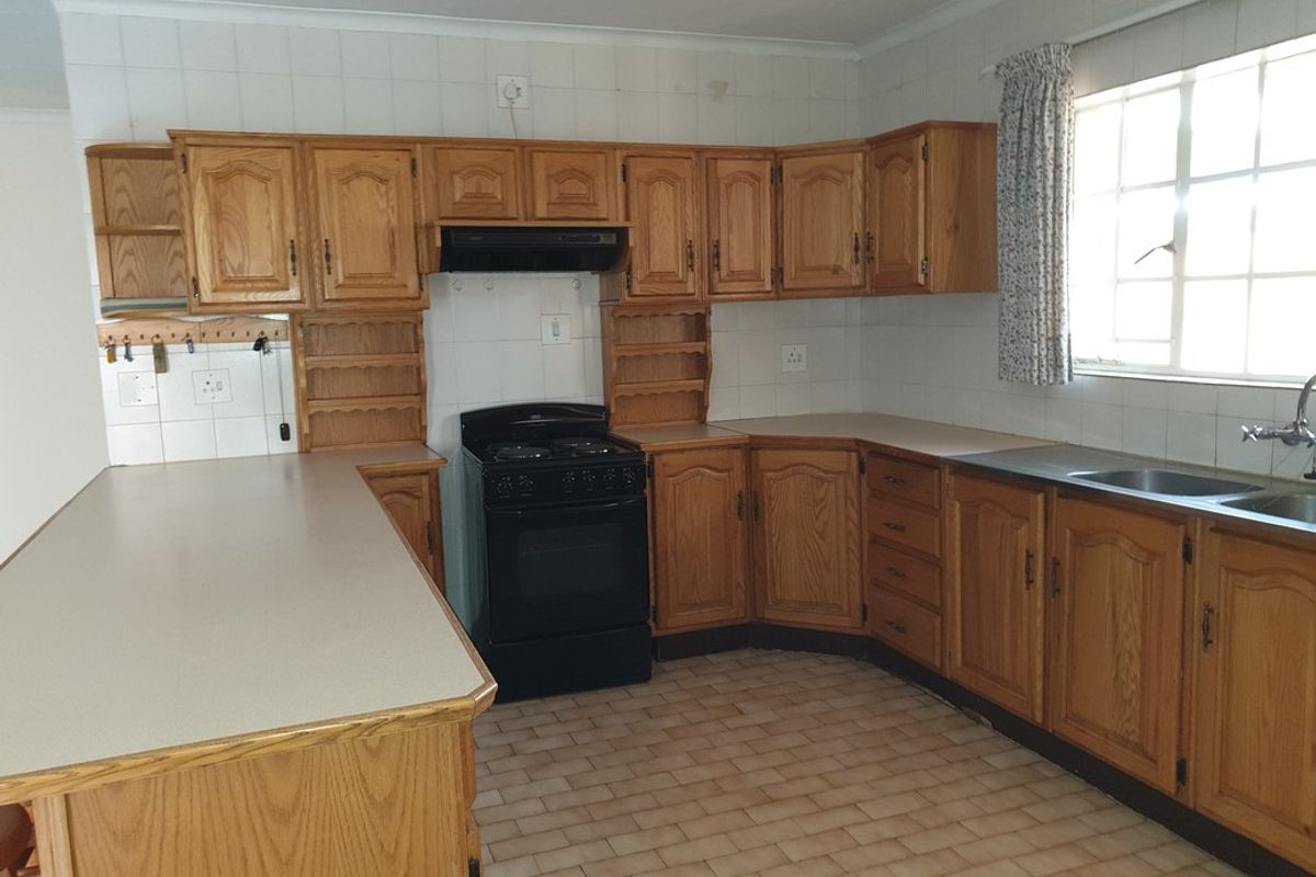 Townhouse Pending Sale In Pretoria - Photo 5