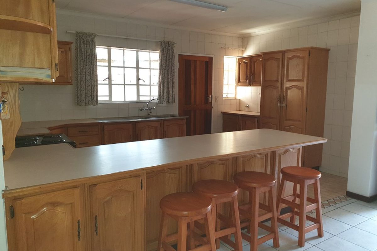 Townhouse Pending Sale In Pretoria - Photo 4