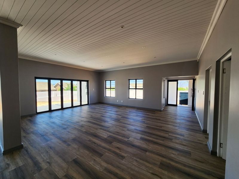 House For Sale In Malmesbury - Photo 10