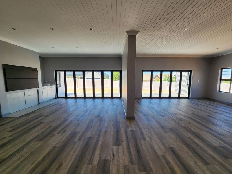 House For Sale In Malmesbury - Photo 9