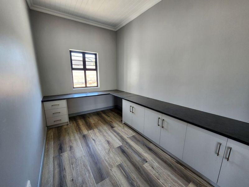 House For Sale In Malmesbury - Photo 6