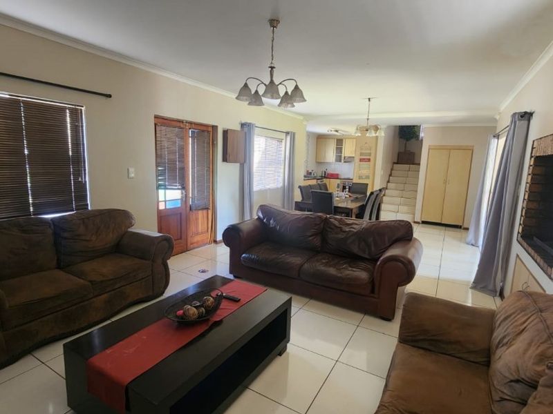 House For Sale In Malmesbury - Photo 7