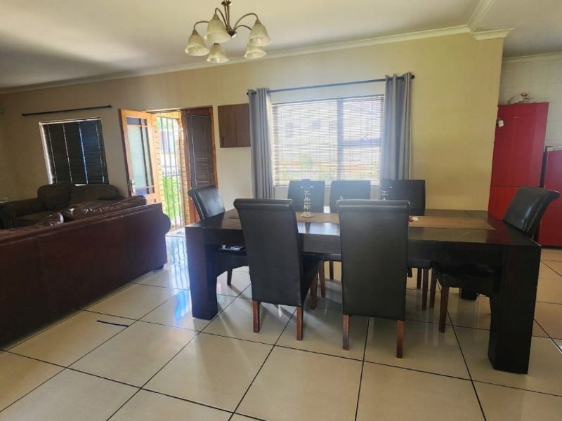 House For Sale In Malmesbury - Photo 10