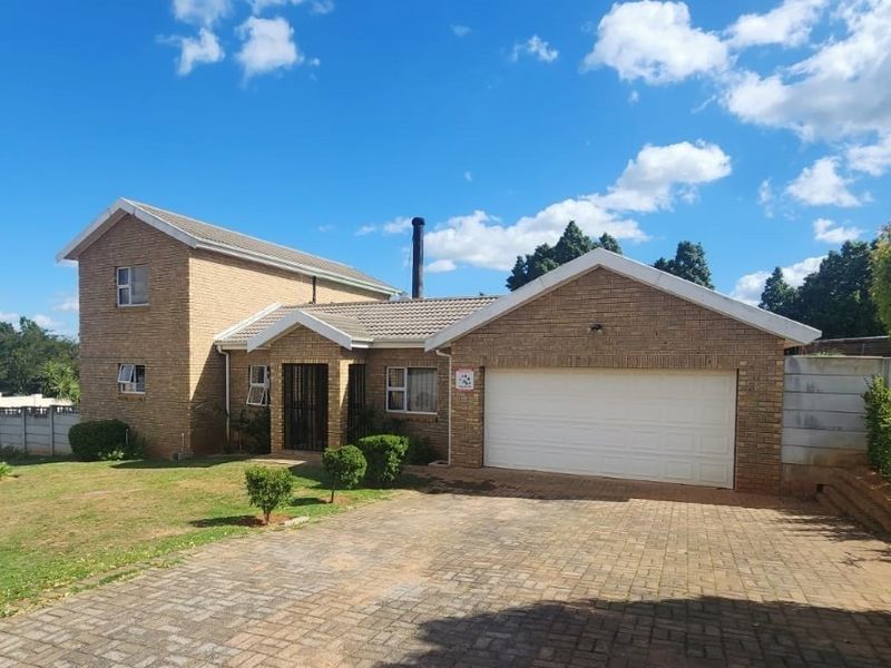 House For Sale In Malmesbury - Photo 2
