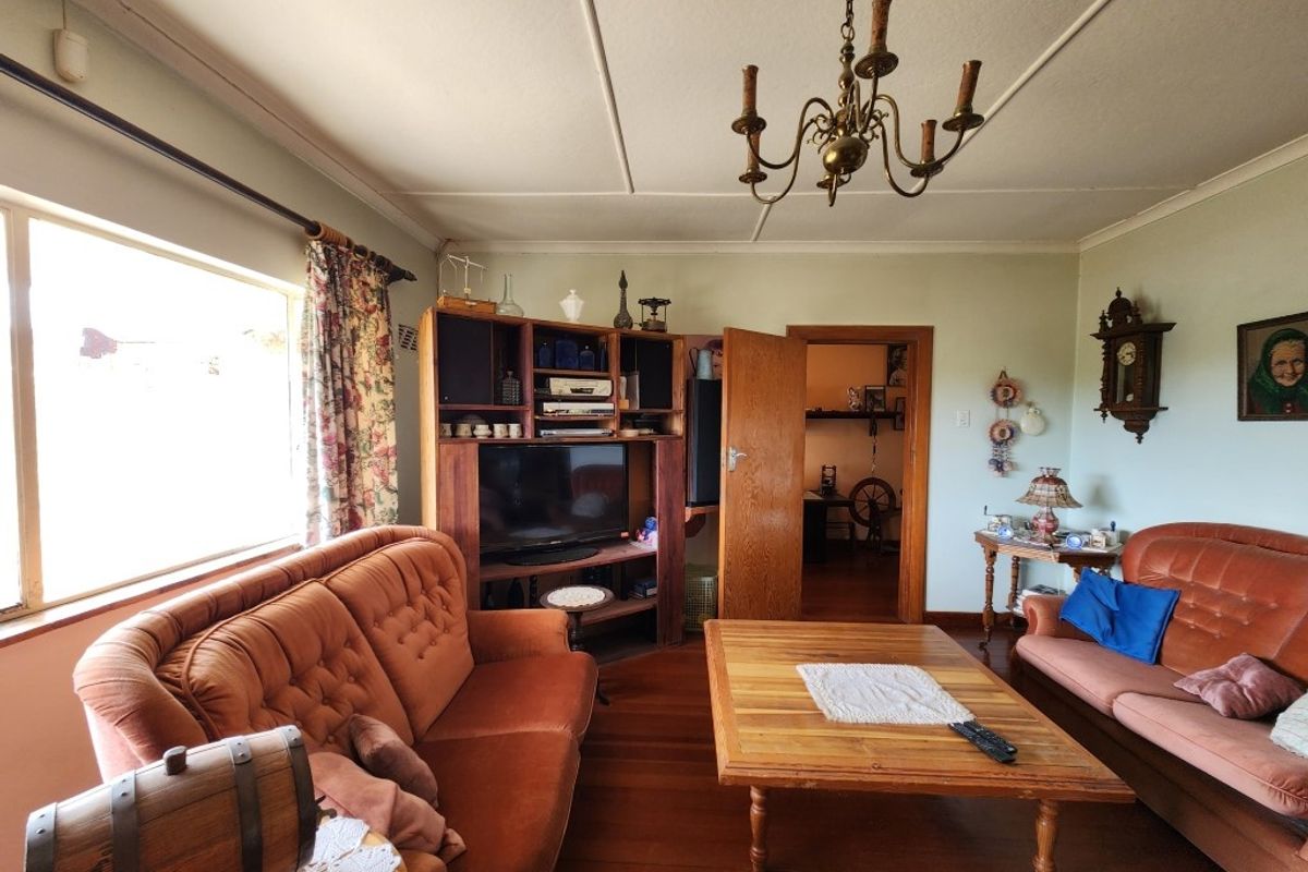 House For Sale In Malmesbury - Photo 2