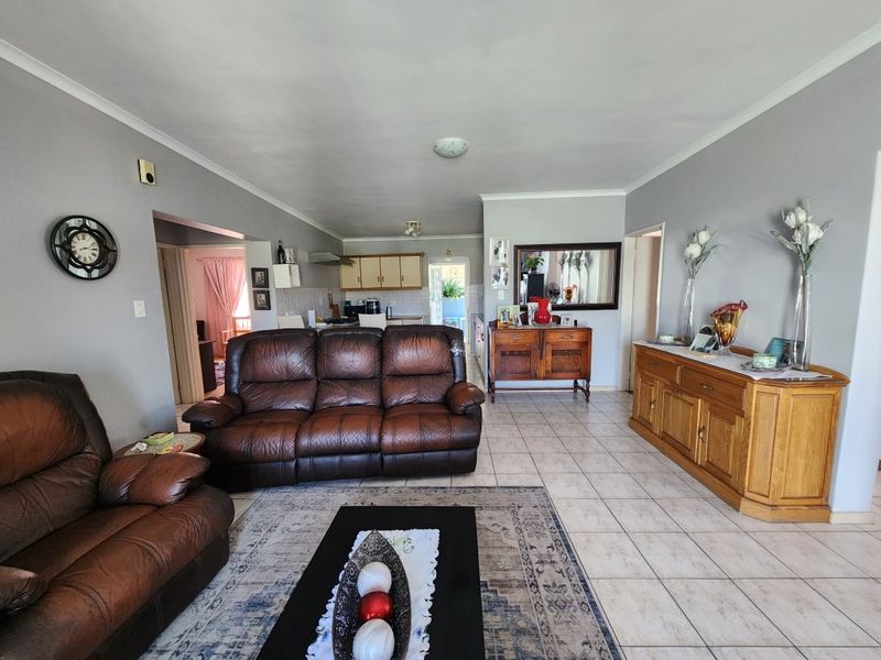 House For Sale In Malmesbury - Photo 4