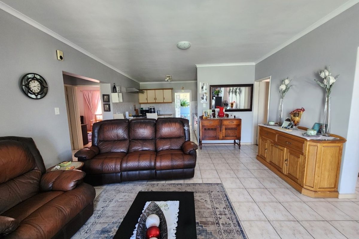 House For Sale In Malmesbury - Photo 4